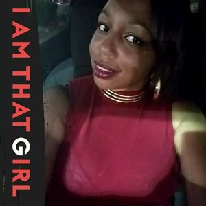 Meet your Posher, Lacey